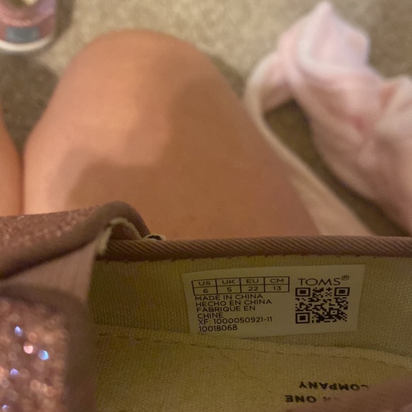 Toms sparkly shoes! Pink - Picture 4 of 4